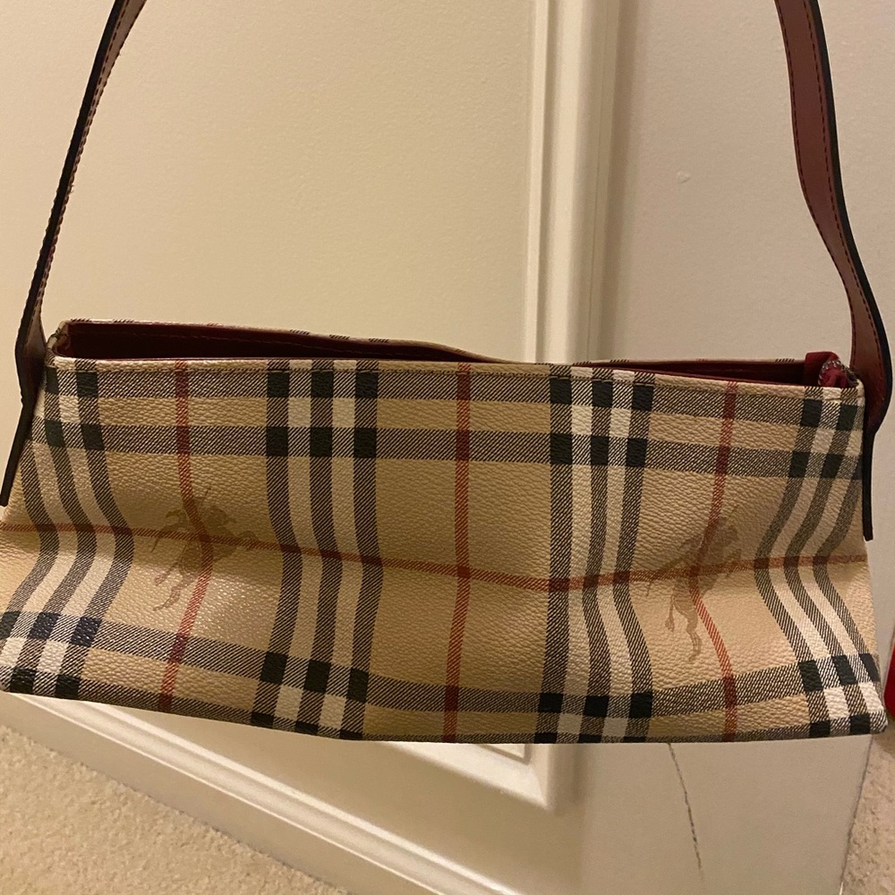 Authentic Burberry small shoulder bag.